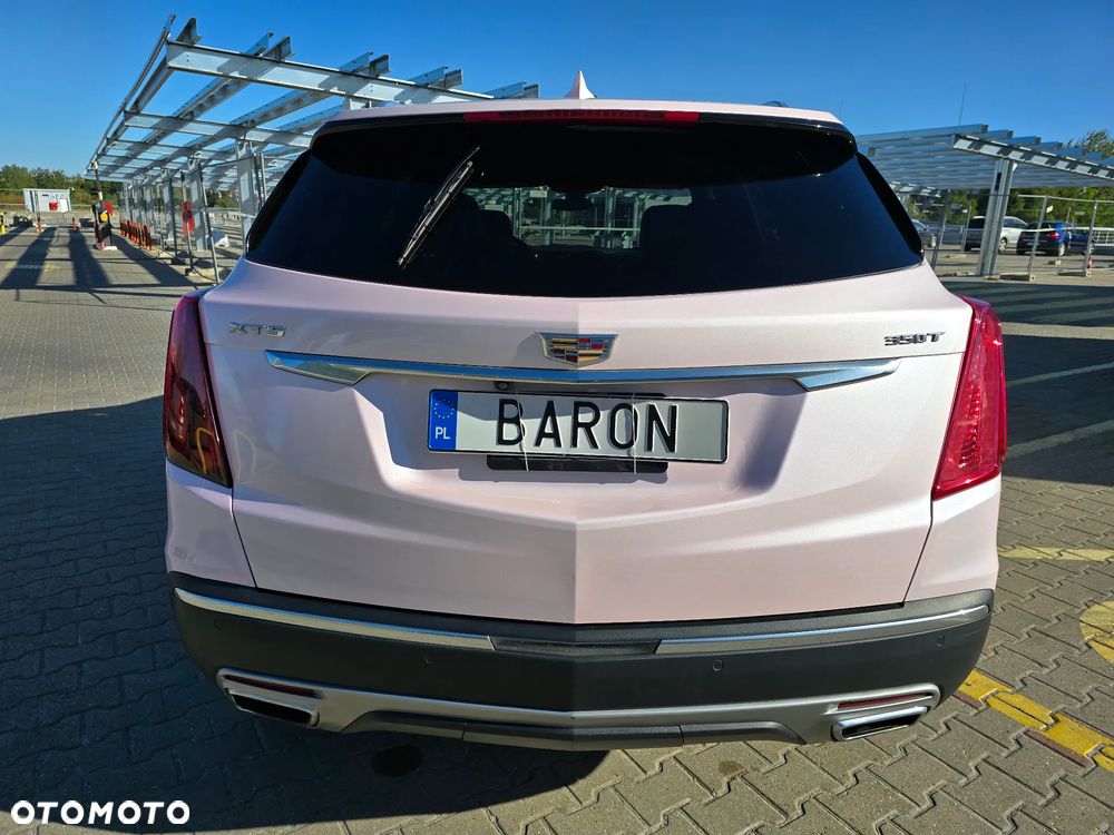 Cadillac XT5 - 11