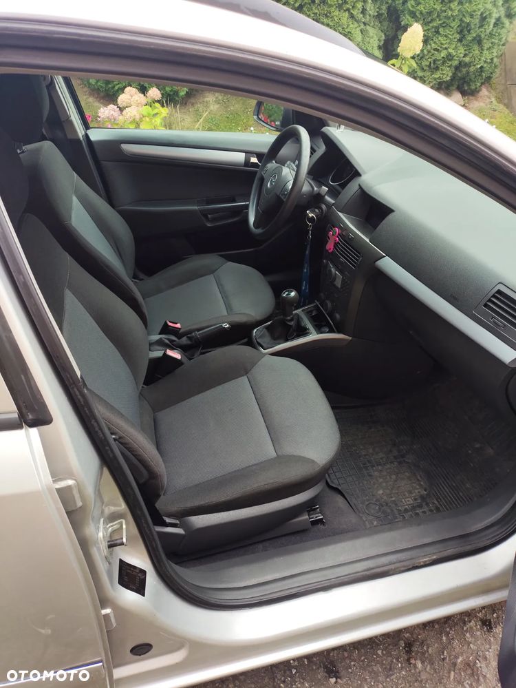 Opel Astra II 1.7 CDTI - 12