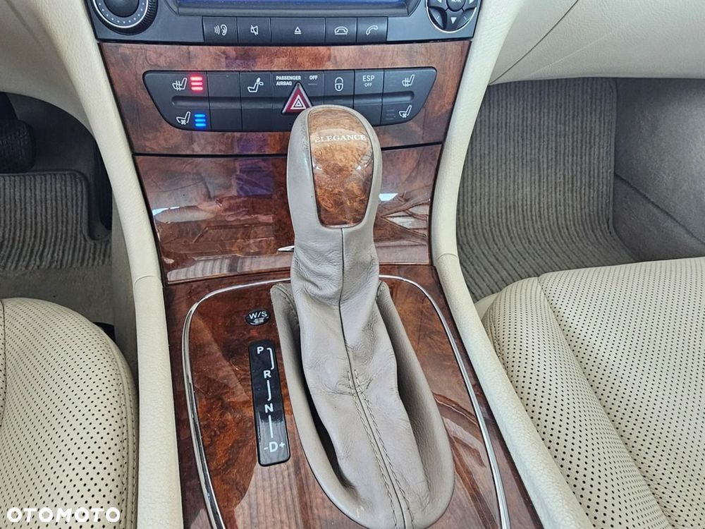 Mercedes-Benz Klasa E 320 Elegance - 23