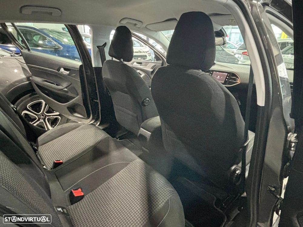 Peugeot 308 1.2 PureTech Business Line - 11