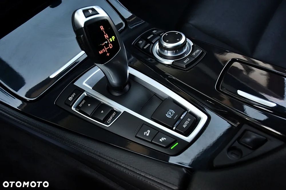 BMW Seria 5 530d xDrive Touring Luxury Line - 6