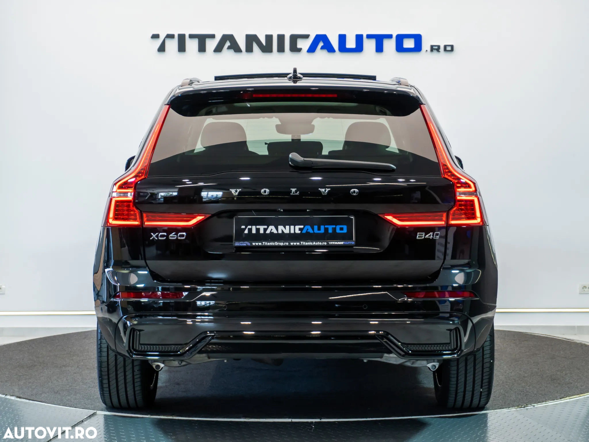 Volvo XC 60 B4 MHEV AT AWD Ultimate Dark - 9