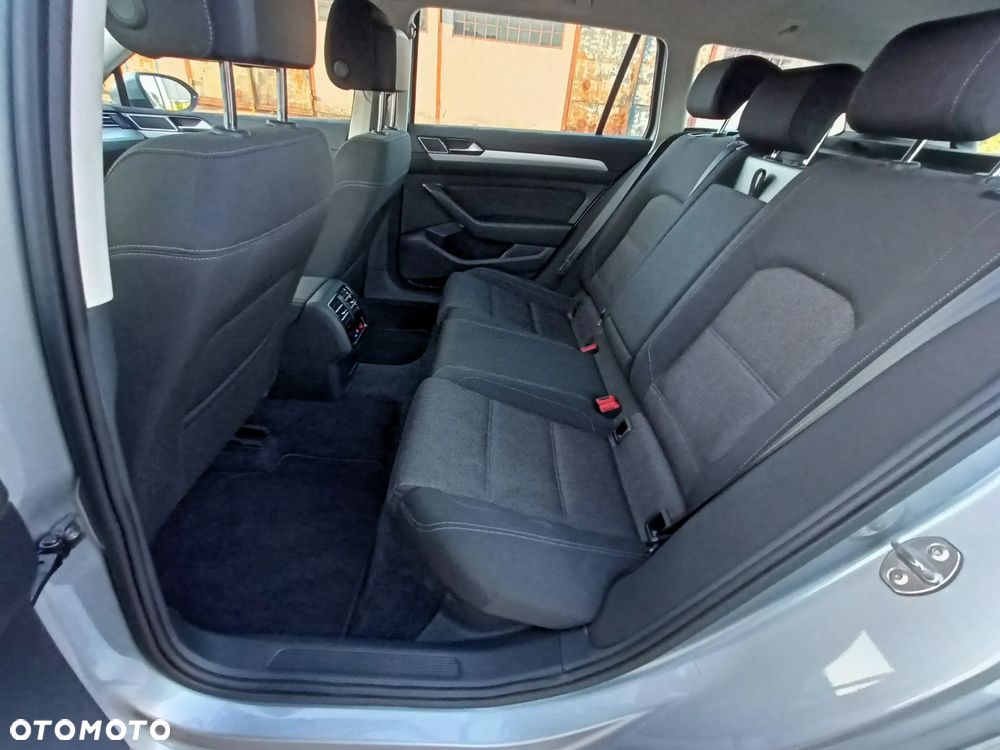 Volkswagen Passat Variant 2.0 TDI BMT Highline - 12