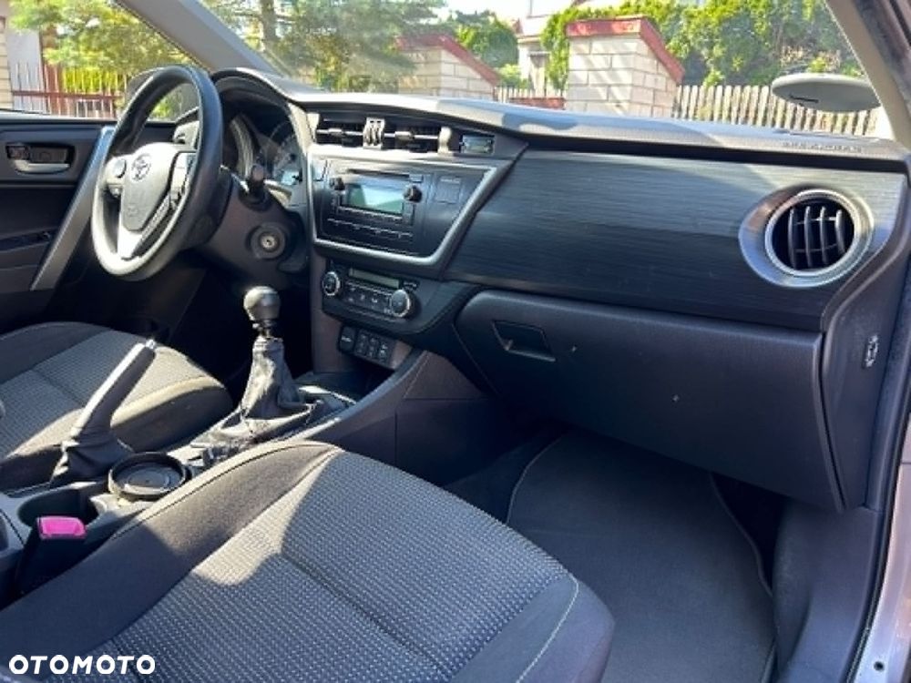 Toyota Auris 1.33 Dual-VVT-i - 6