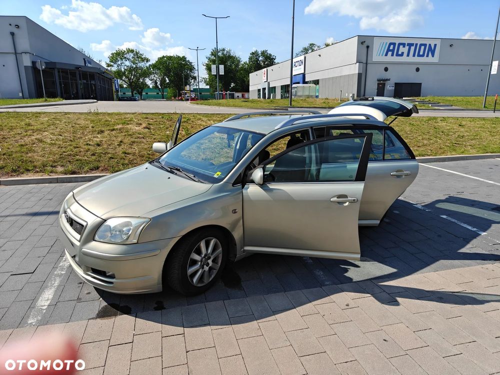 Toyota Avensis 1.8 VVT-i Terra - 2