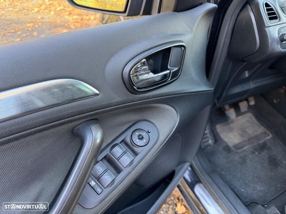 Ford S-Max 1.8 TDCi Titanium 7L - 13