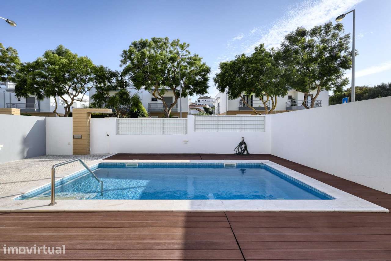 Moradia geminada T3 com piscina privativa e garagem - Funchalinho,... - Grande imagem: 4/36