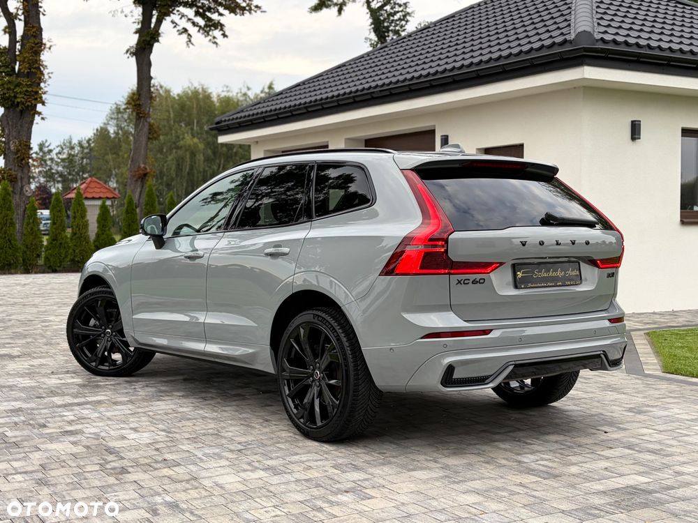 Volvo XC 60 B5 B AWD Ultra Black Edition - 9
