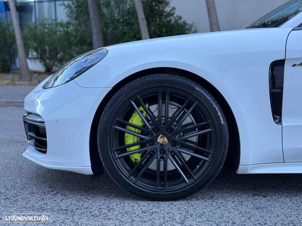 Porsche Panamera Sport Turismo 4 E-Hybrid - 4