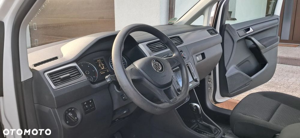 Volkswagen Caddy 2.0 TDI Comfortline DSG - 12