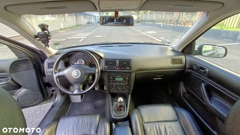 Volkswagen Golf - 8