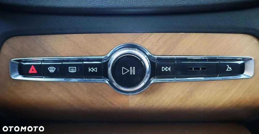 Volvo XC 90 - 33