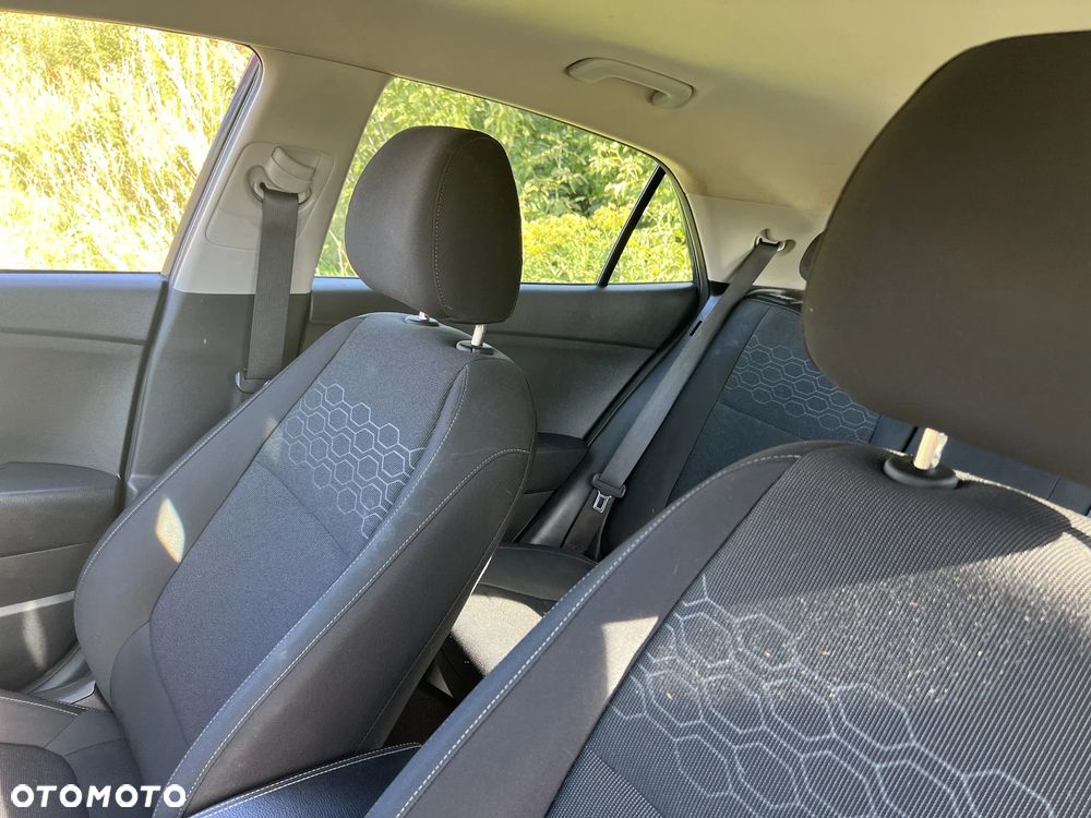 Kia Rio 1.2 L - 11