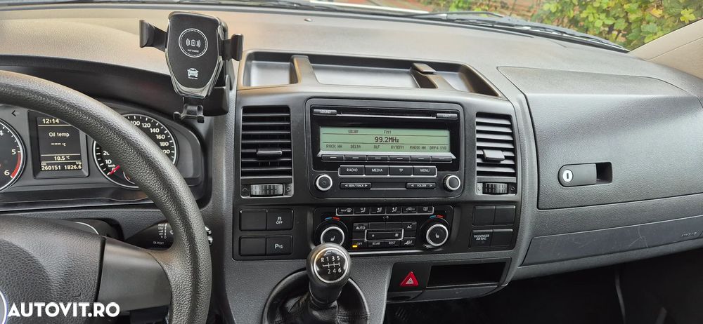Volkswagen Caravelle - 28