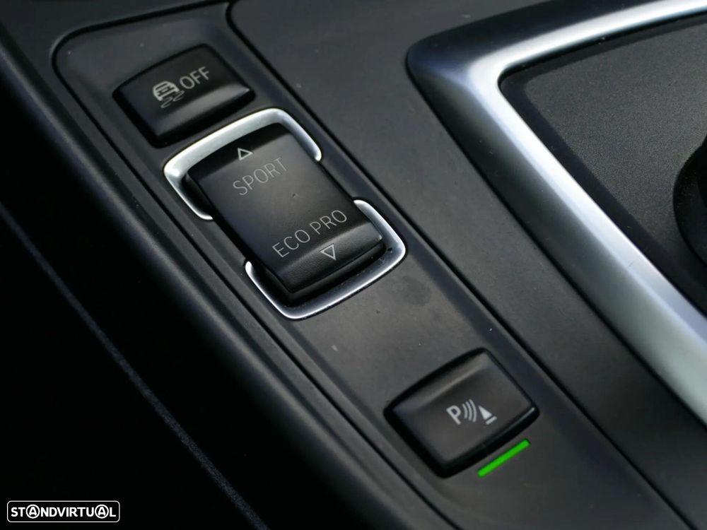 BMW 220 d Coupe Advantage Auto - 24