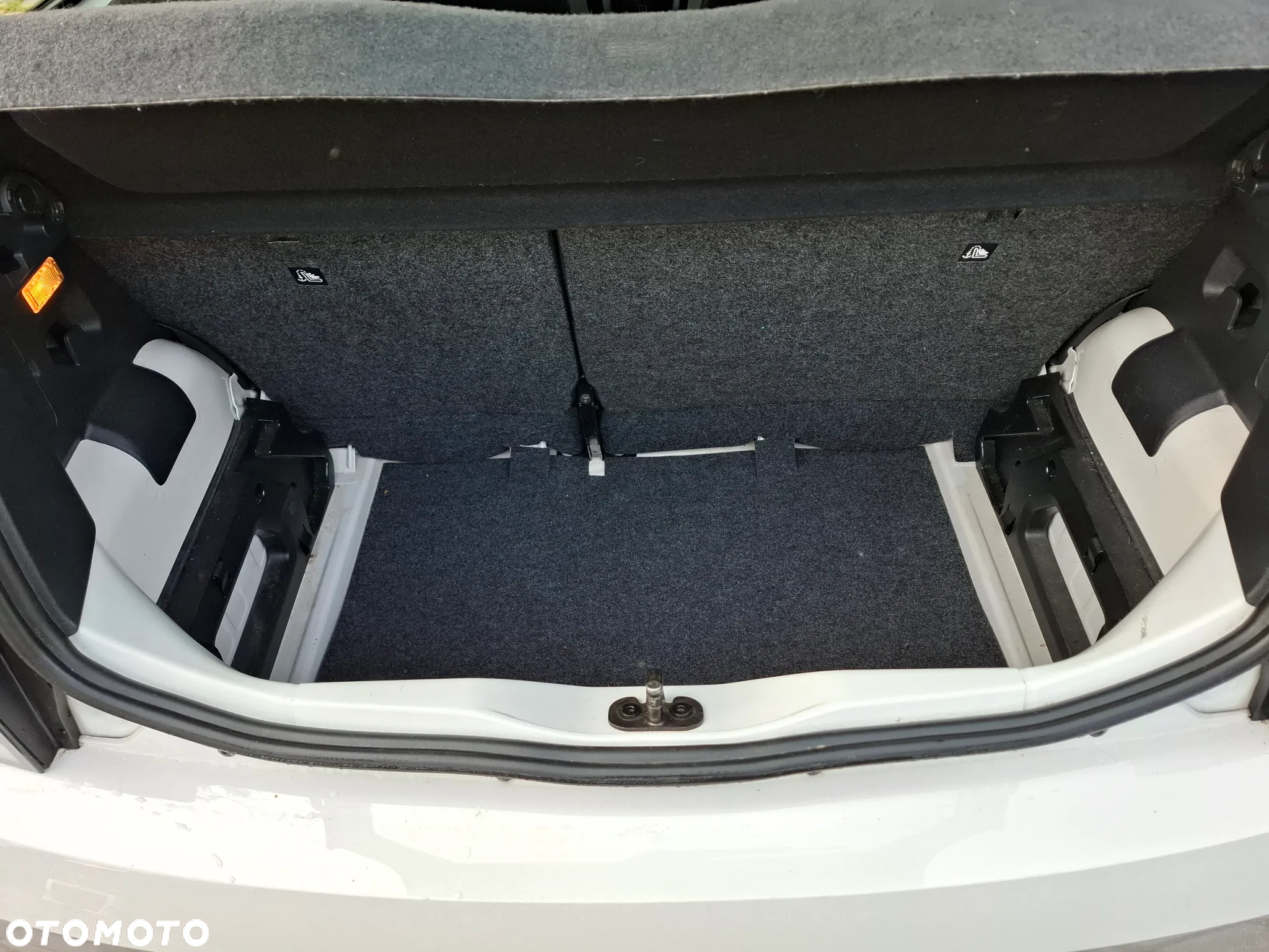 Volkswagen up! 1.0 TSI high - 17