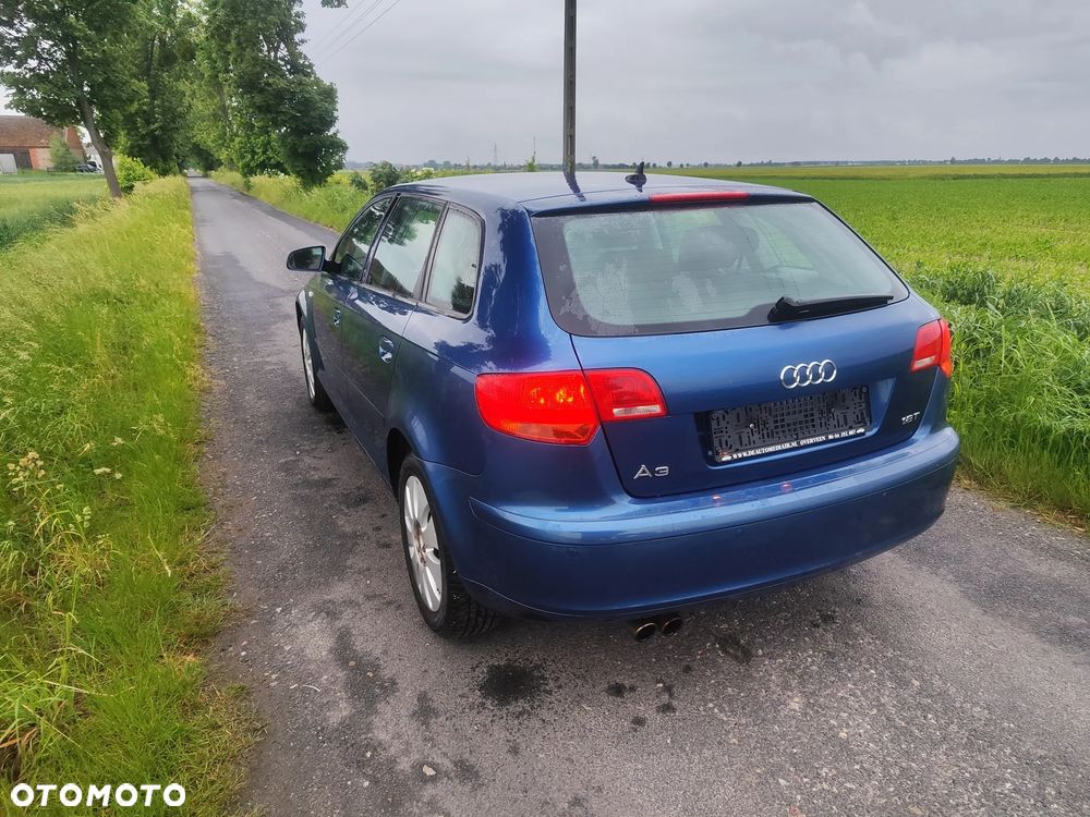 Audi A3 Sportback 1.8 TFSI Attraction - 4