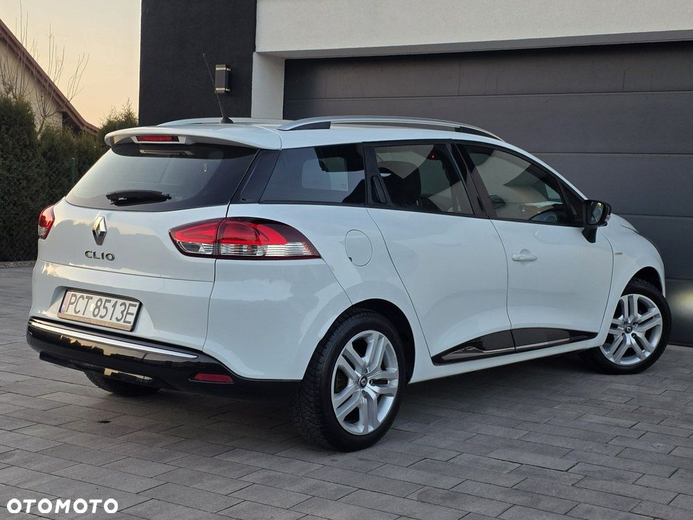 Renault Clio 1.2 16V 75 LIMITED - 26