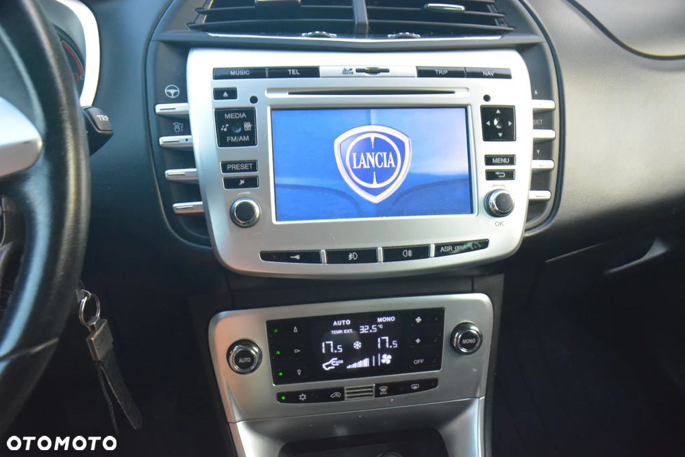Lancia Delta 1.6 MJ Silver - 19