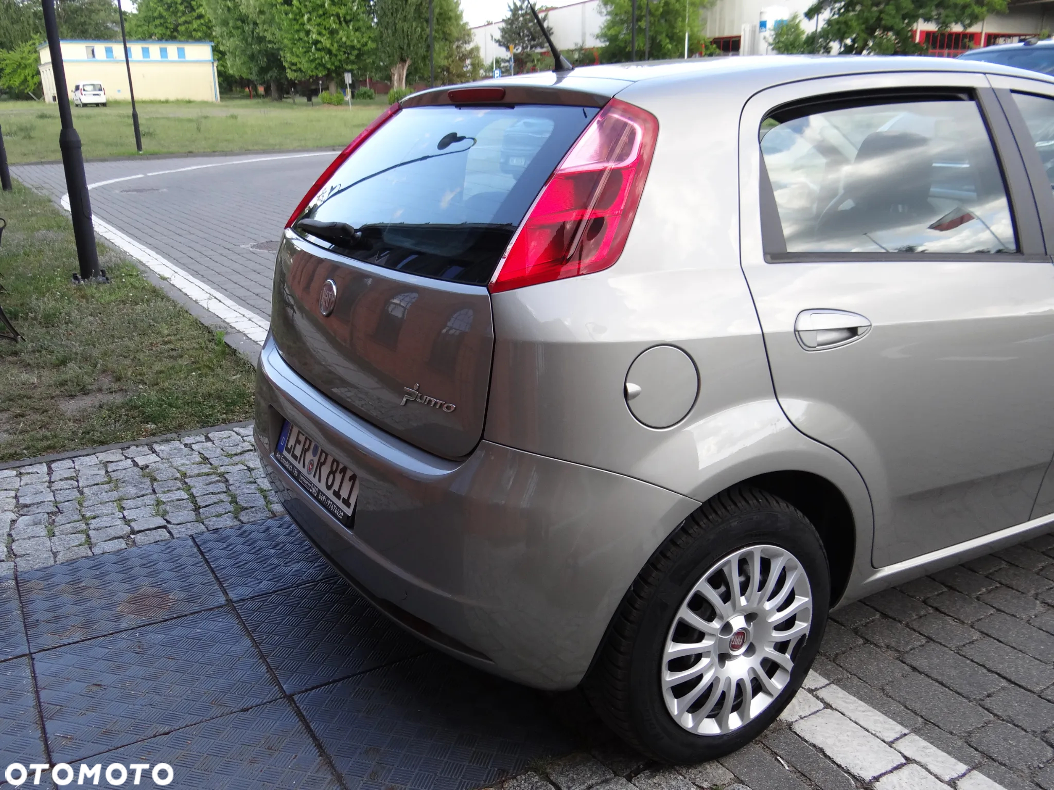 Fiat Punto 1.4 Young - 15
