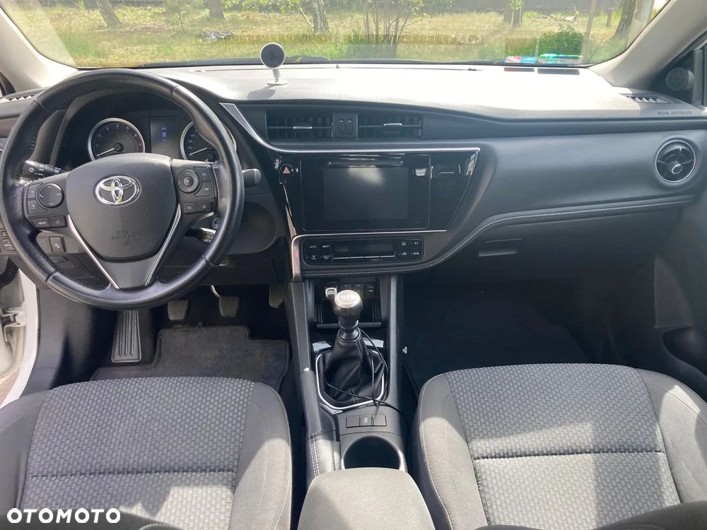 Toyota Corolla 1.6 Comfort - 9