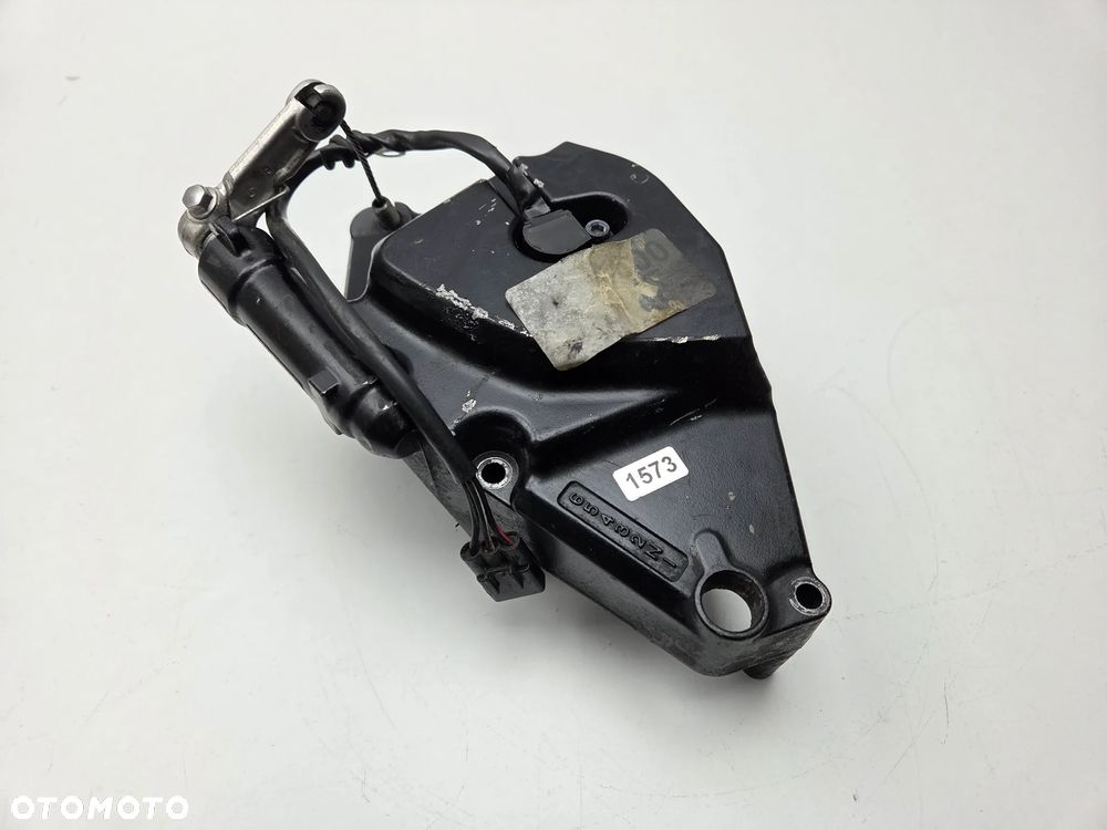 SUZUKI GSR 600 OSŁONA ZĘBATKI CZUJNIK - 1