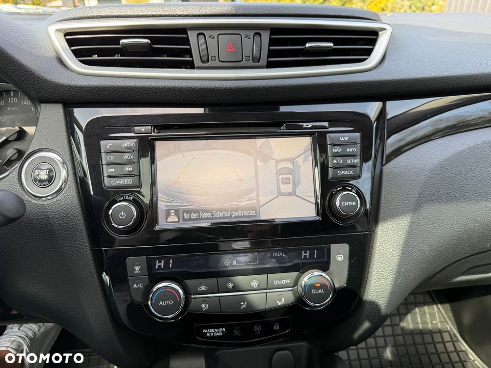 Nissan Qashqai 1.6 DIG-T N-Connecta - 17