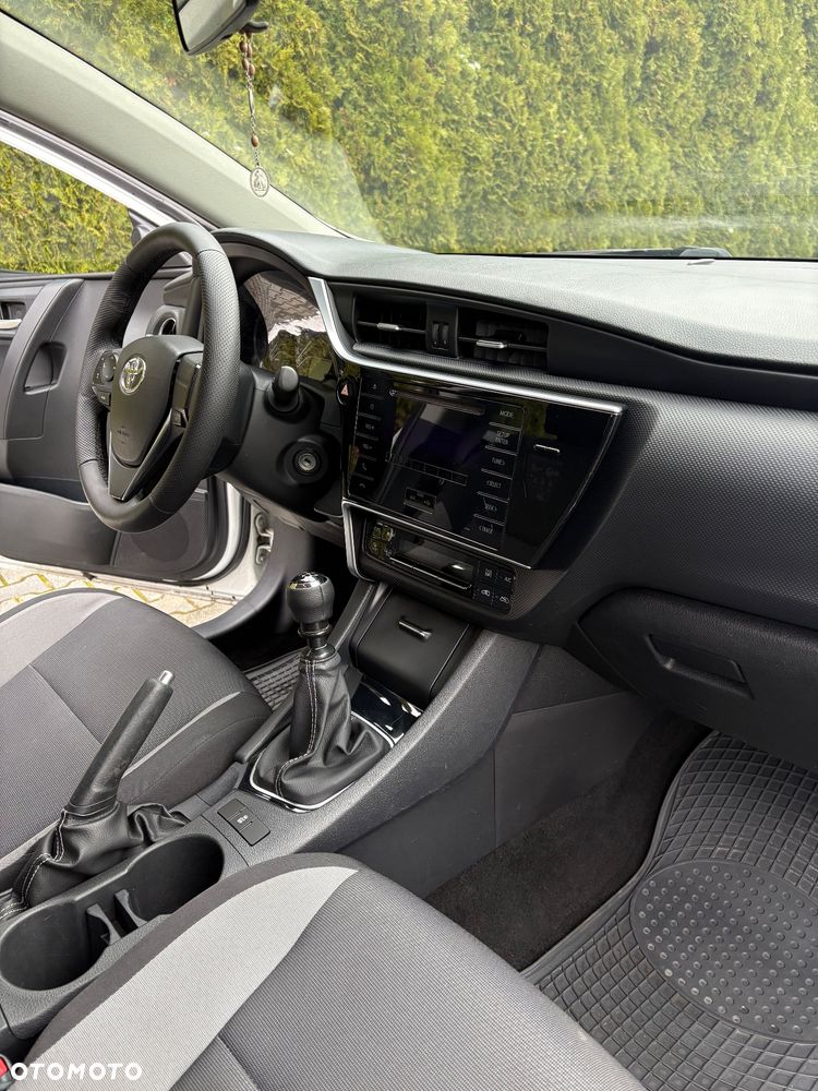 Toyota Auris - 14