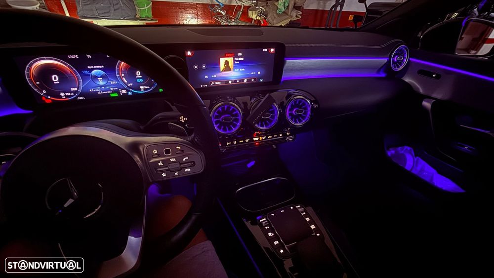Mercedes-Benz A 250 e AMG Line - 22
