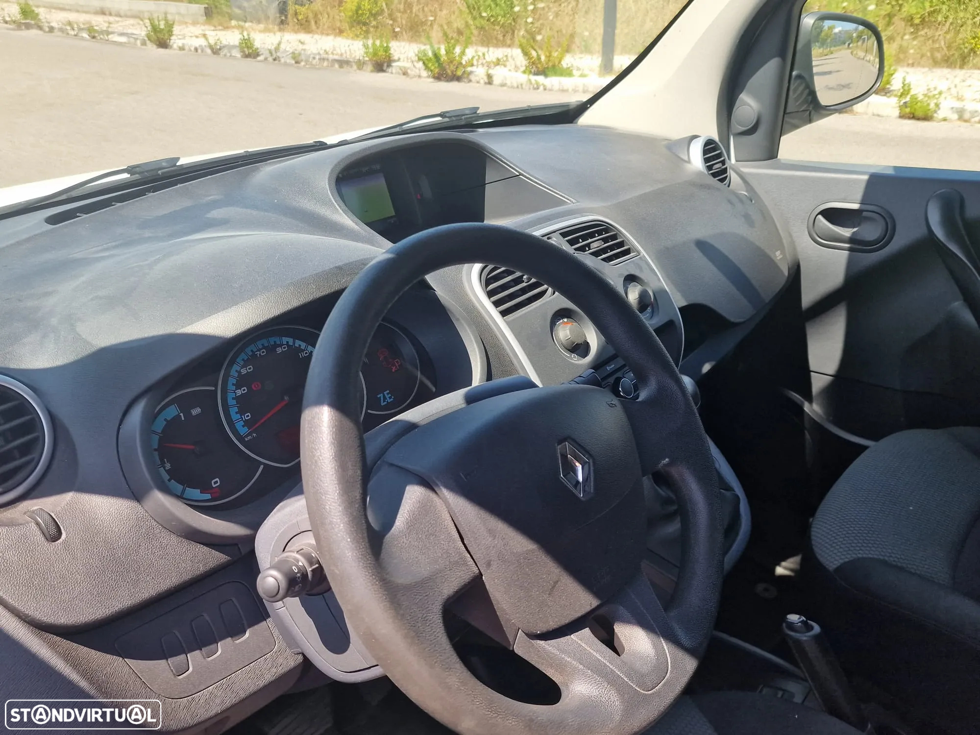 Renault kangoo ZE 33 - 16