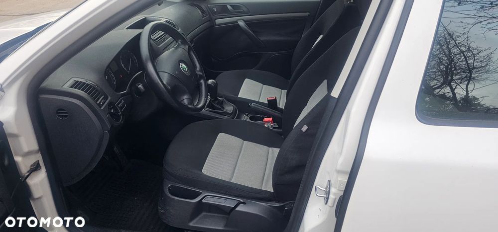 Skoda Octavia 1.6 Family - 9