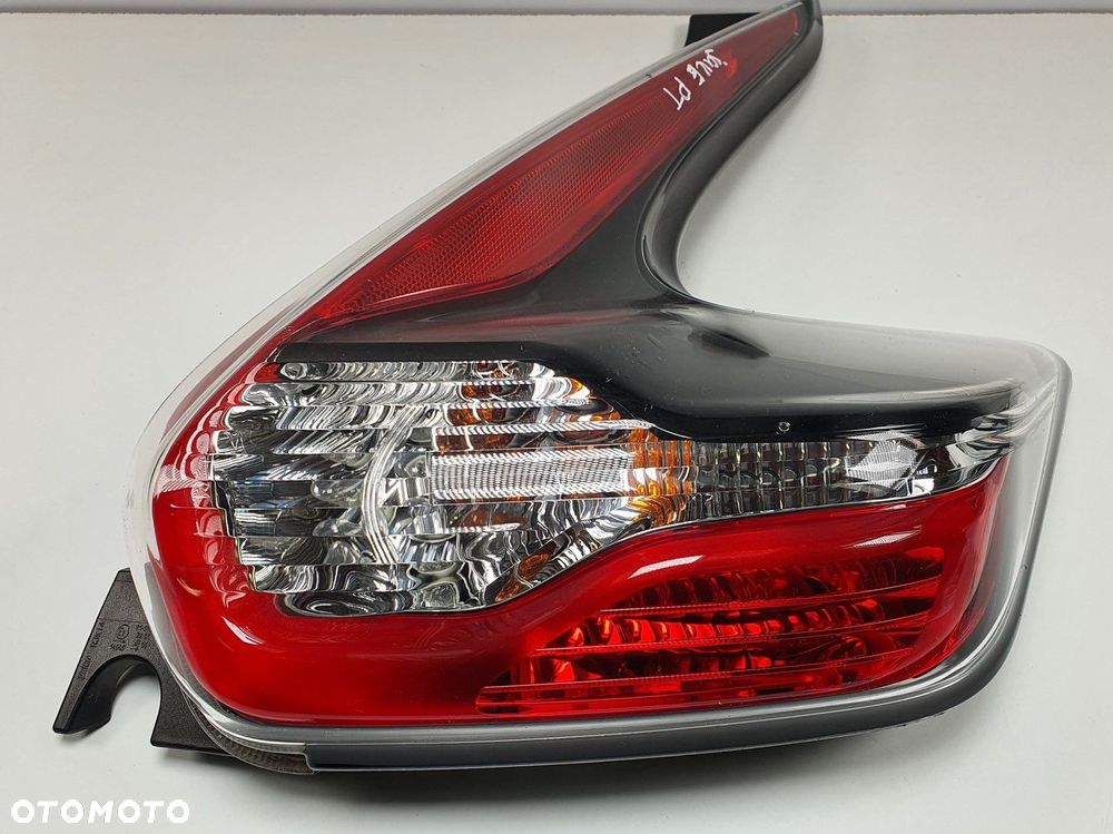 LAMPA PRAWA TYŁ NISSAN JUKE I F15 L90049817 EUROPA - 1