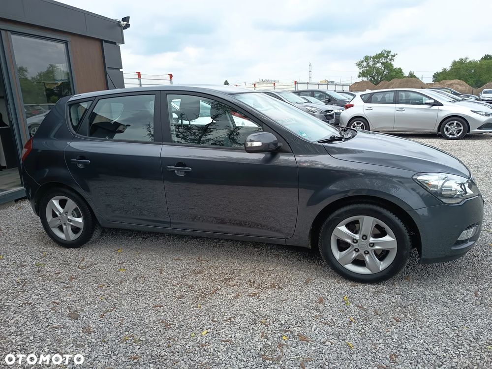 Kia Ceed 1.4 CVVT Spirit - 11