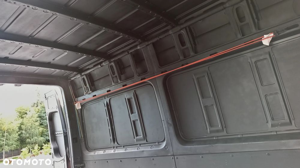 Volkswagen CRAFTER Sprinter - 13