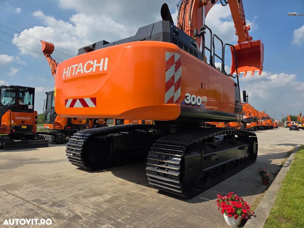 Hitachi ZX300LCN-6, 2019, 8.944h, cupa NOUA 1,8mc, 31,6tone, Ad sapare 7,5m, latime 3m, camere spate si laterale, inst picon si rotire pe brate, consum mediu 19,6l, lant 90% ok doar 721h deplasare, avertizare antirasturnare, posibl leasing-PROMOTIE 93.900Eur - 3