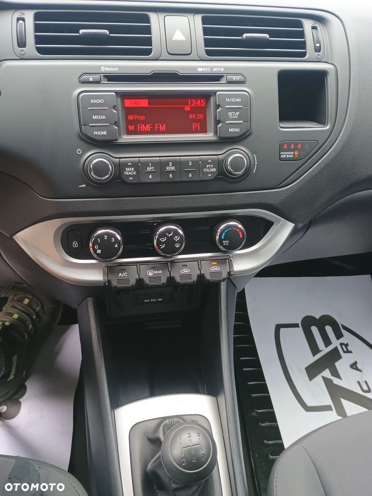 Kia Rio - 16