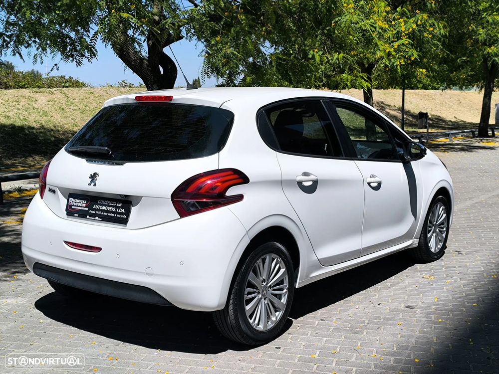 Peugeot 208 1.6 BlueHDi Style - 6