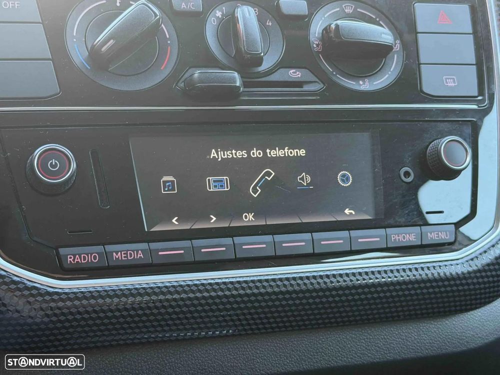 VW Up! 1.0 Move Auto - 41