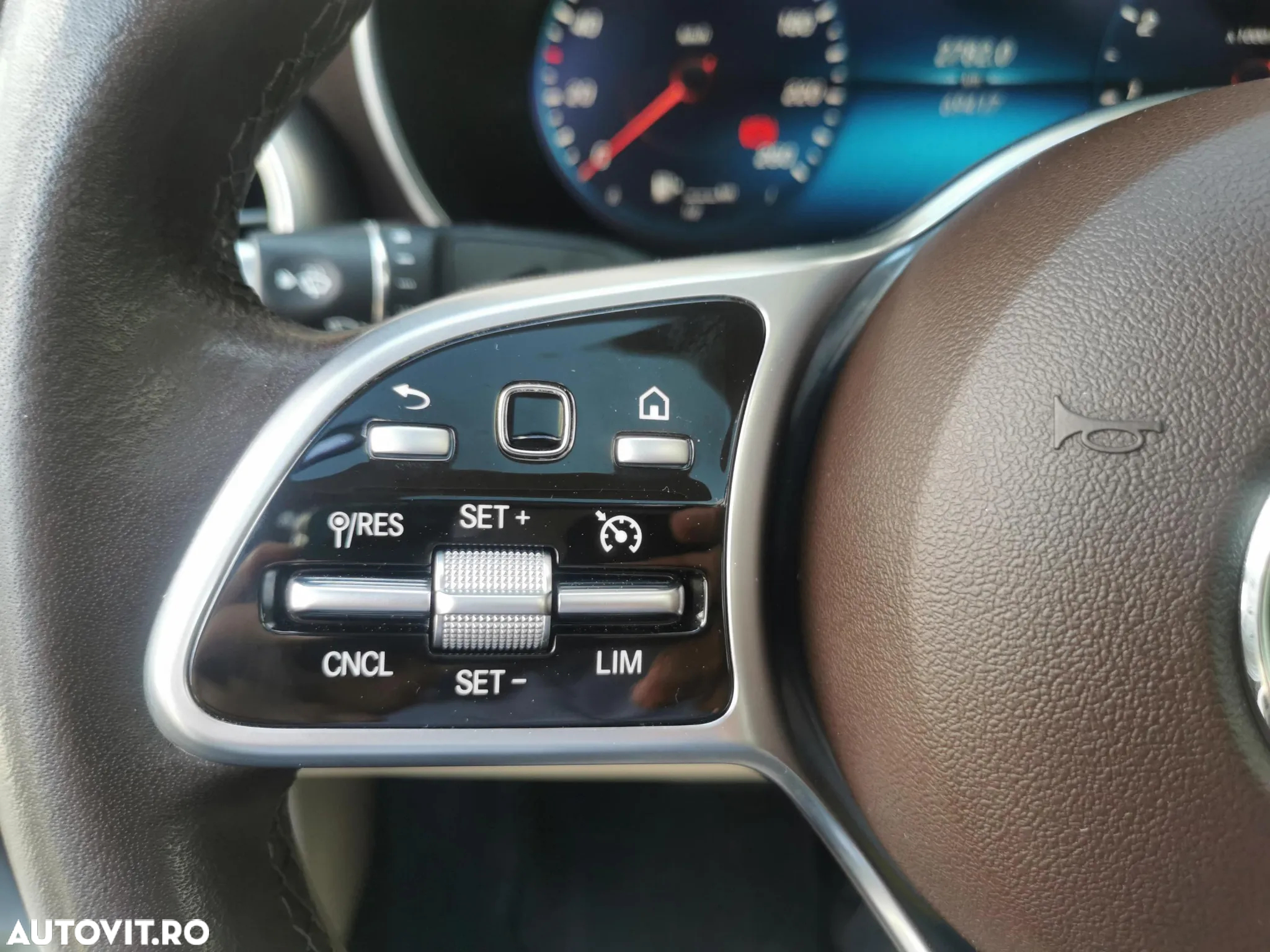 Mercedes-Benz GLC 300 4MATIC - 21