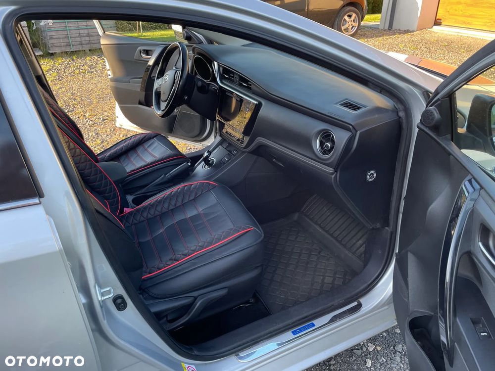 Toyota Auris 1.8 HSD Luna - 17