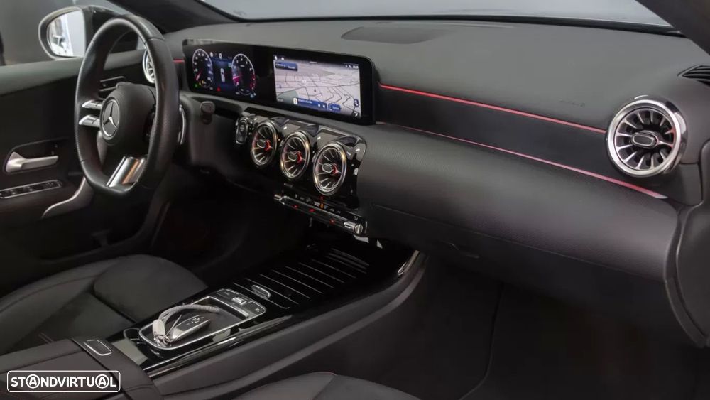 Mercedes-Benz A 200 AMG Line Aut. - 13