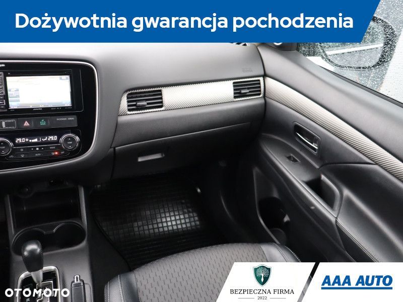 Mitsubishi Outlander - 9