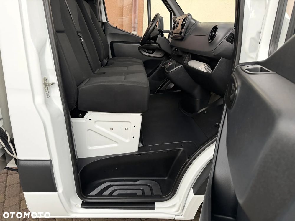 Mercedes-Benz Sprinter Chłodnia Winda - 27