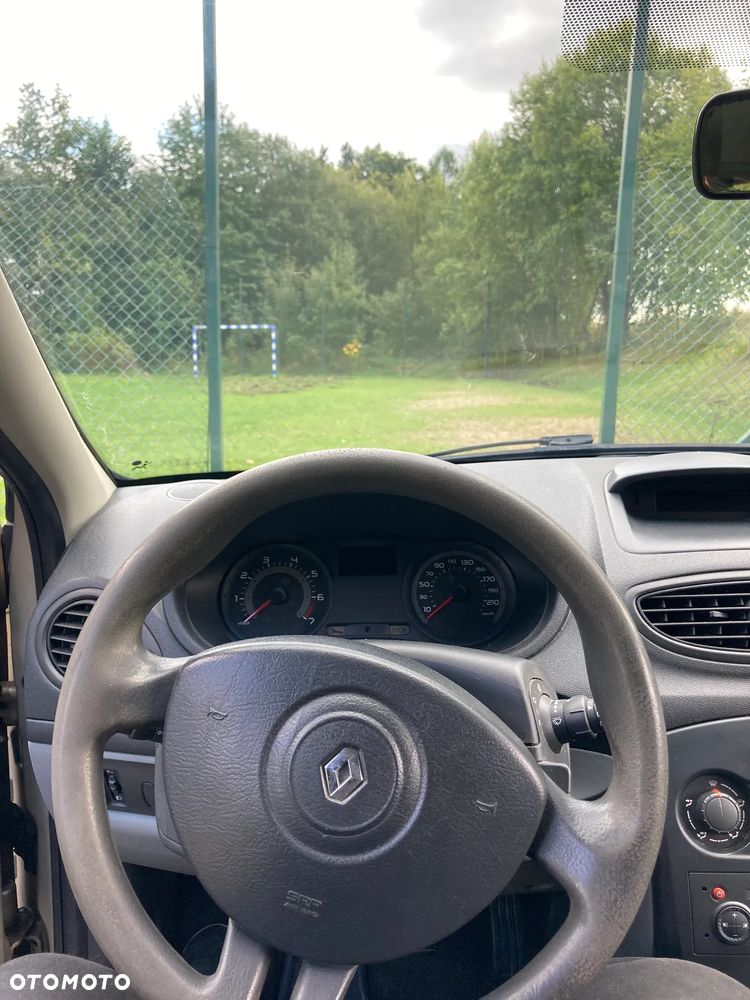 Renault Clio - 21