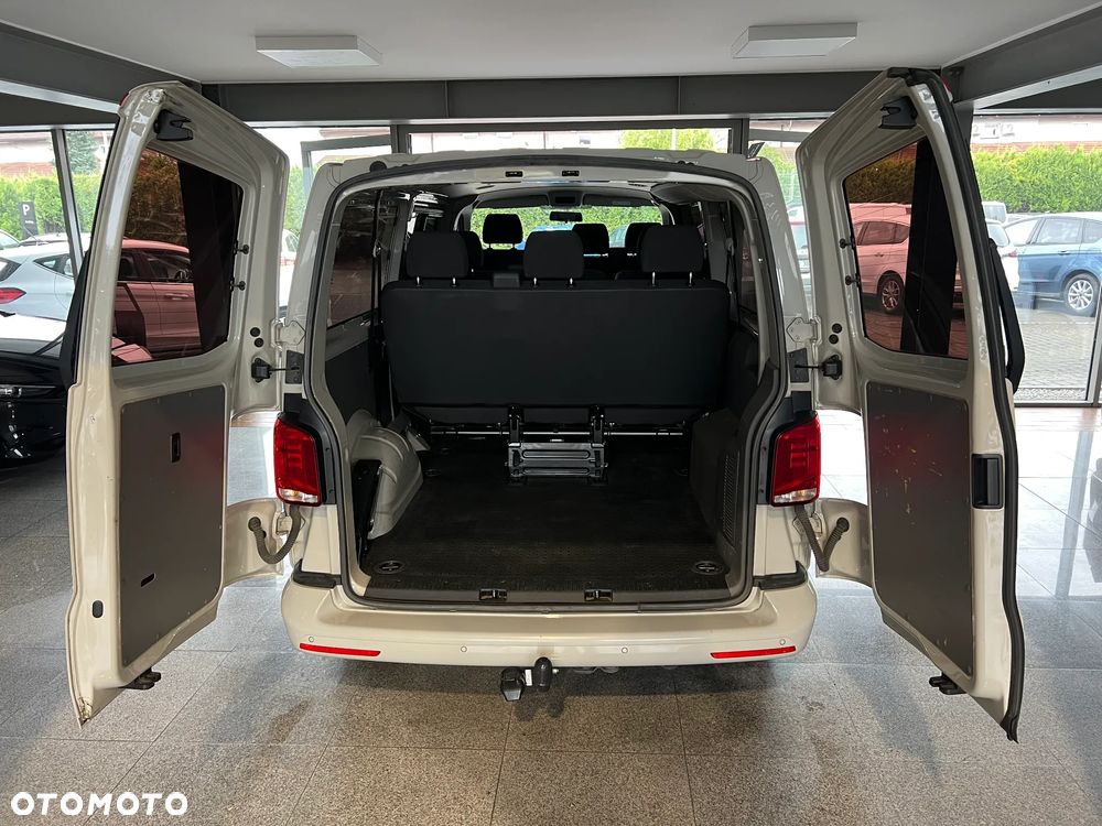 Volkswagen Transporter Kombi T6.1 TDI L2H1 - 12