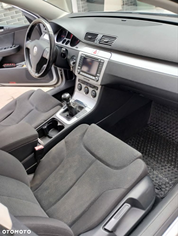 Volkswagen Passat 2.0 TDI DPF Sportline - 3