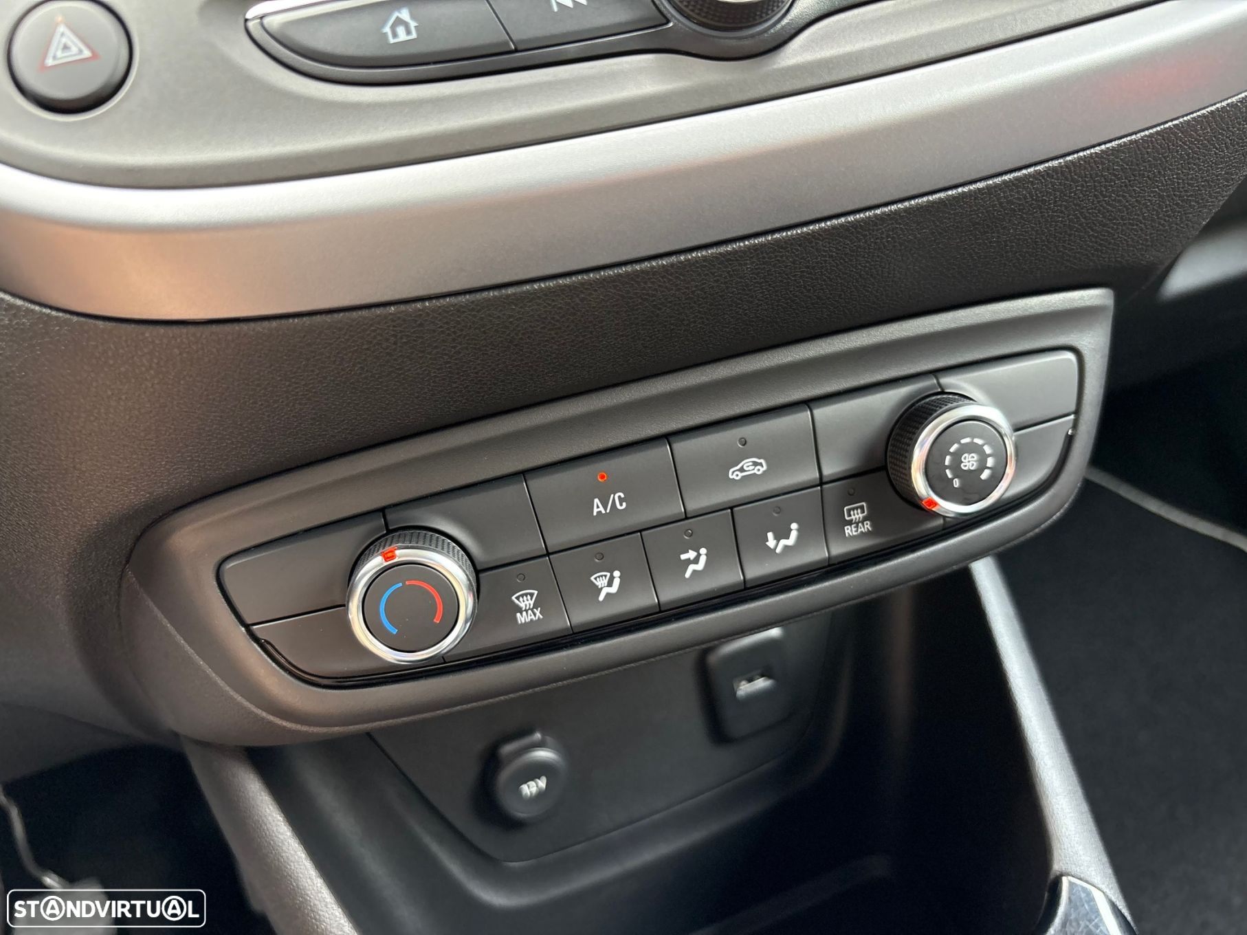 Opel Crossland X 1.2 Innovation - 31