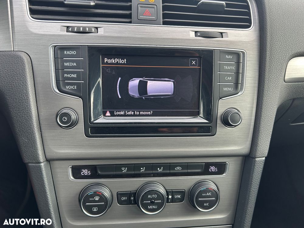 Volkswagen Golf 1.6 TDI BlueMotion Technology DSG Comfortline - 20