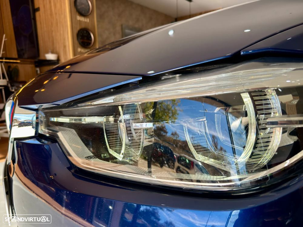 BMW 318 d Touring Line Sport Auto - 24