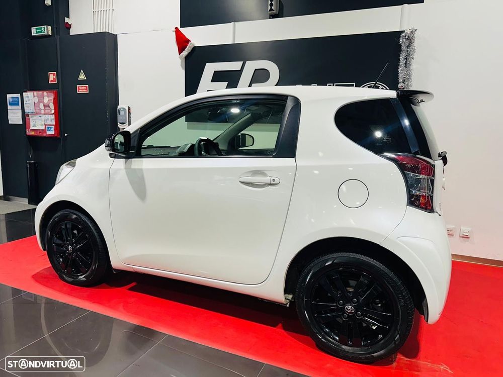 Toyota iQ 1.4 D-4D 2 EP+NAVI+Bluetooth - 9